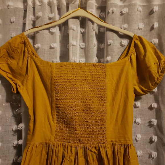 Dress - Picture 4 of 9